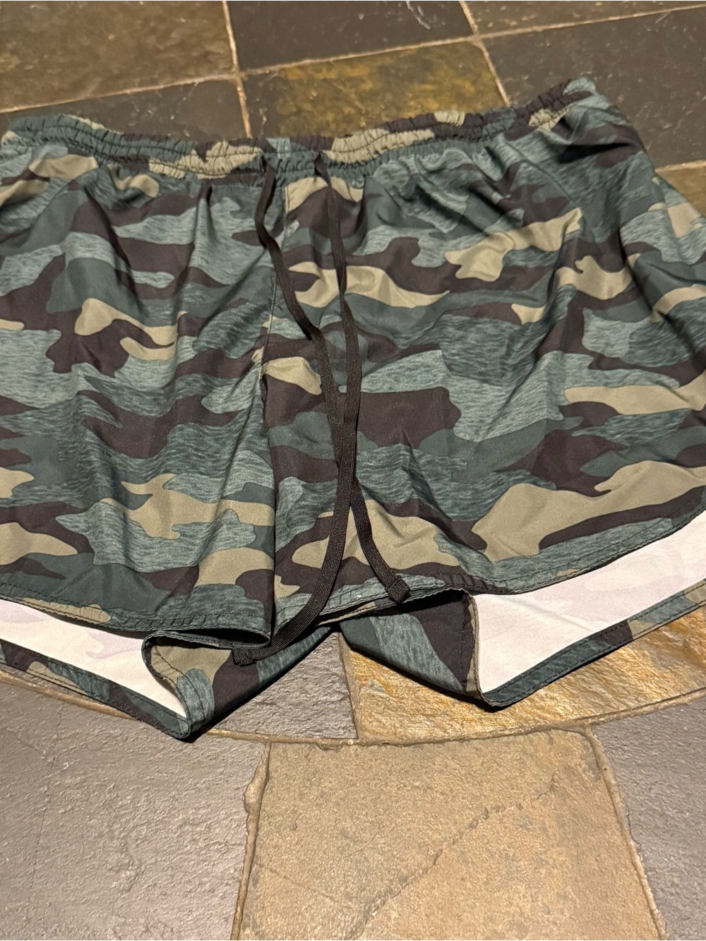 Old Navy Women's Green Camo Athletic Shorts